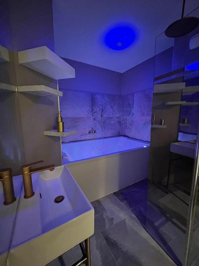 Love Room Mille Et Une Nuits Нарбонн Екстер'єр фото